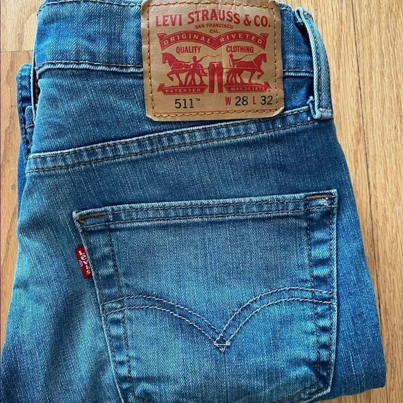 LEVI’S 511 perfect condition tag reads W 28 L32 actual measurements shown - Picture 1 of 11